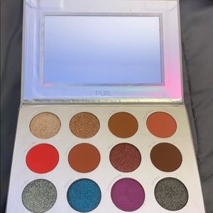 Eyeshadow palette